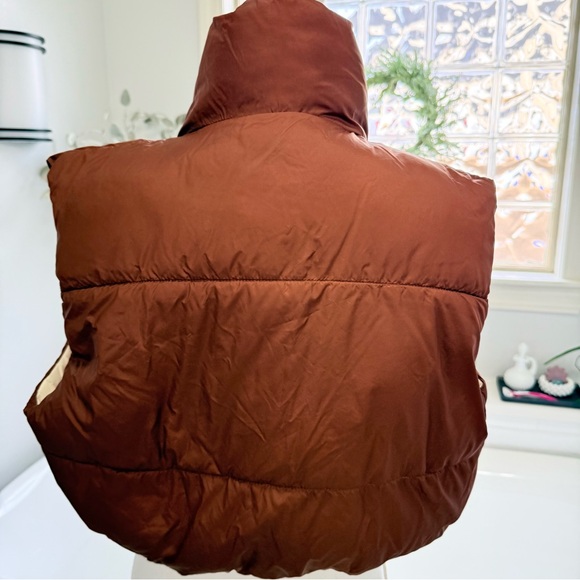 Puffer Vest Medium Reversible Cream and Brown Full Zip Women's Cropped - Picture 4 of 9